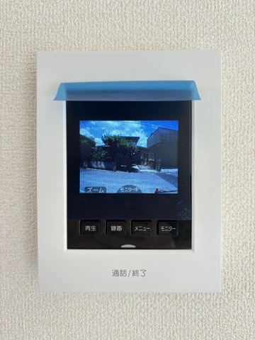 LiveleGarden.s小倉南区徳吉東5丁目の防犯設備|来訪者の顔を確認してから応対できるモニター付きインターホン。