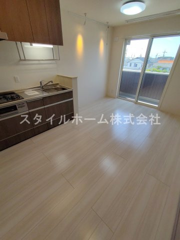 【居間・リビング】 | Ｎｏｉｒ　Ｂｌａｎｃ | 別部屋写真です。