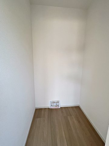 新築戸建・新築建売　須賀川市和田弥六内　須賀川第三小学校・須賀川第三中学校の収納|広々としたWIC収納付きで衣類はもちろん、季節物やアウトドアグッズなどの収納にも便利です！