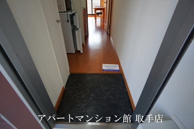 レオパレスグレイスの玄関