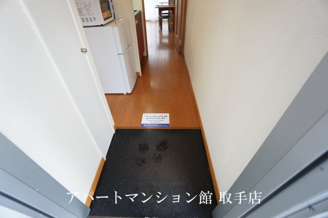 レオパレスベルエポックの玄関