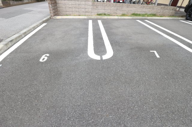 シャルムＨＡ Ⅱの駐車場