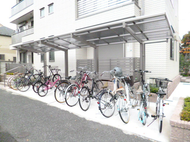 カルピナスのその他共用部分|★屋根付き駐輪場★