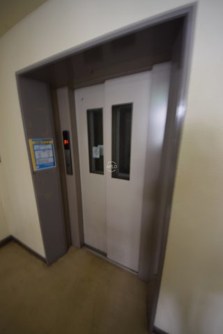 井上ビルの玄関|井上ビル　ＥＶ
