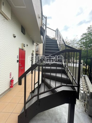 AZEST-RENT町屋のその他共用部分|階段