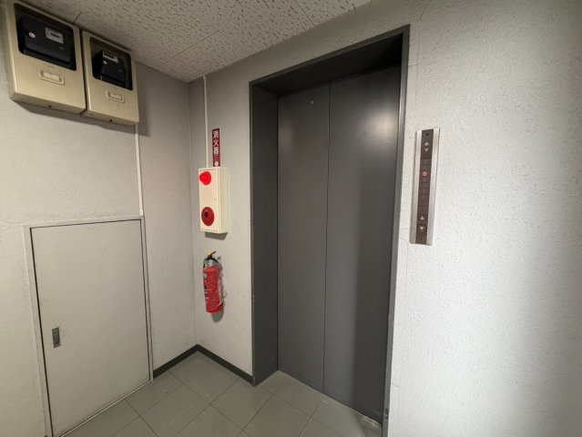 【その他共用部分】 | シャンロック石井 | 5F　エレベーター前
