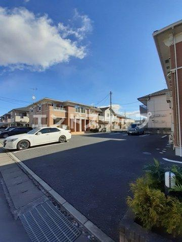 フェリーチェⅡの駐車場|高崎、前橋のお部屋探しはエンドスケープまで！お客様の理想お聞かせ下さい♪