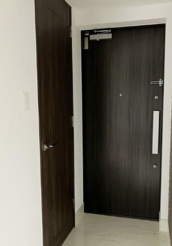 クレアホームズ永福町耀の邸の玄関
