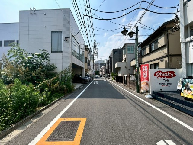 渋谷区千駄ヶ谷　建築条件なし売地の前面道路含む現地写真|2026.07.16撮影