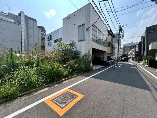 渋谷区千駄ヶ谷　建築条件なし売地の前面道路含む現地写真|2026.07.16撮影