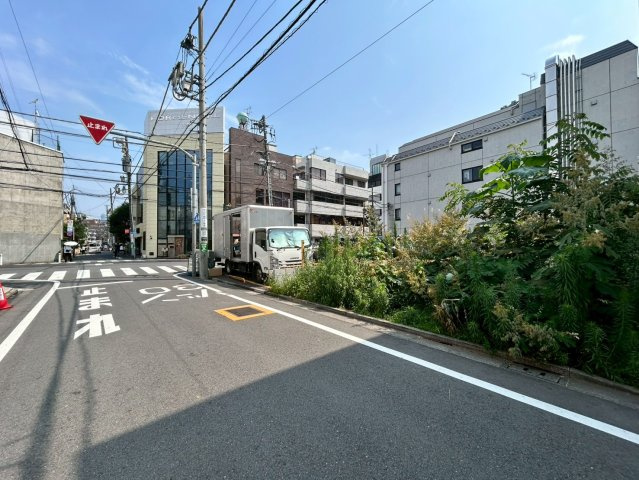 渋谷区千駄ヶ谷　建築条件なし売地の前面道路含む現地写真|2026.07.16撮影