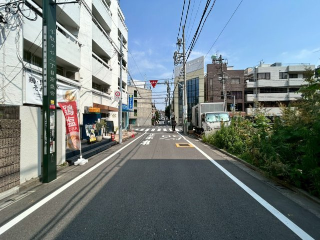 渋谷区千駄ヶ谷　建築条件なし売地の前面道路含む現地写真|2026.07.16撮影