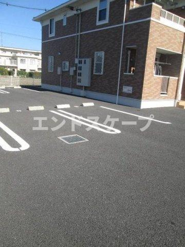 メゾン　ド　ルミエール　Ⅱの駐車場|高崎、前橋のお部屋探しはエンドスケープまで！お客様の理想お聞かせ下さい♪