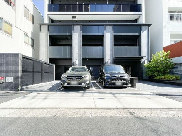 オープンレジデンシア名古屋FRONTの駐車場