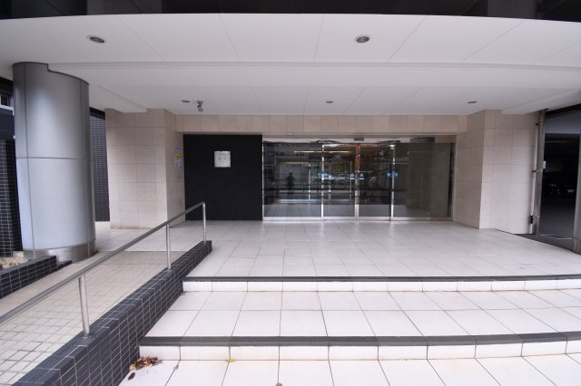 シャトレ大手町N棟のロビー