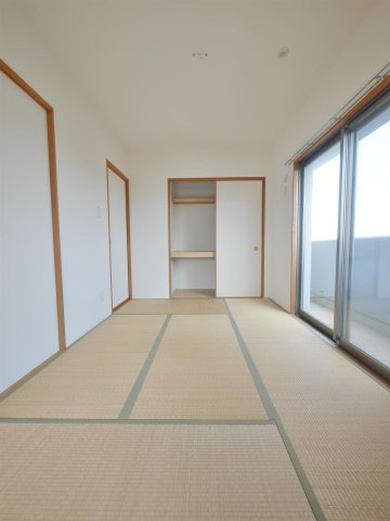 シャトレ大手町N棟の和室