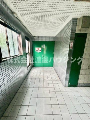 吹田メゾンド土井のエントランス