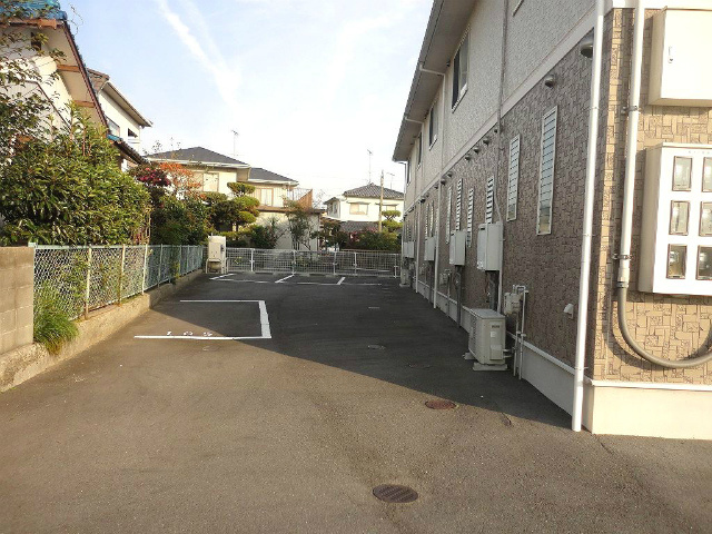 ソレイユＭの外観|★裏には駐車場完備しています