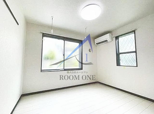 カーサ・ウエストの居間・リビング|洋室のお部屋です。