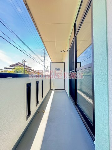 8LEAVESのバルコニー|暖かな日差しのふりそそぐバルコニー