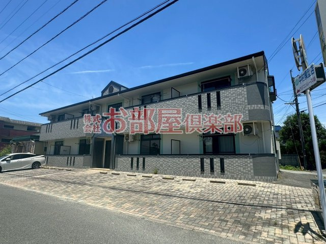 8LEAVESの外観