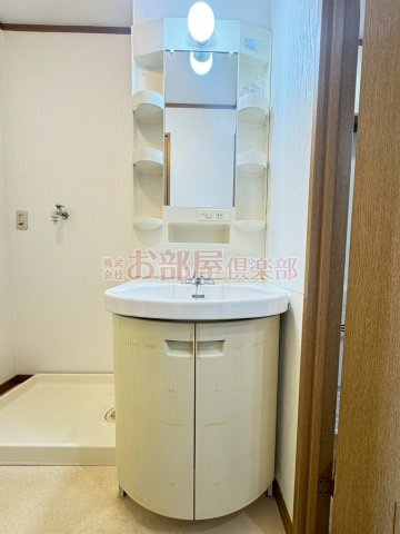 8LEAVESの洗面所|脱衣スペースもあります