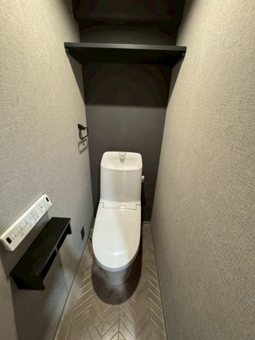 レック北梅田のトイレ|落ち着いた色調のトイレです