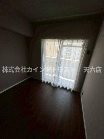 ノーブル南森町Ⅱ番館の居間・リビング|ゆったりとしたリビングです