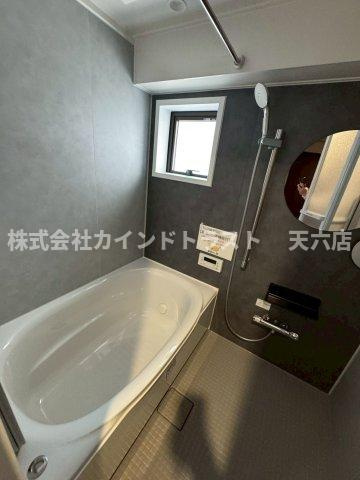 ノーブル南森町Ⅱ番館の浴室|日々の疲れを癒すお風呂付です