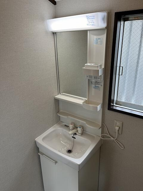 ハイコーポ和名ヶ谷Ｂ棟の独立洗面台