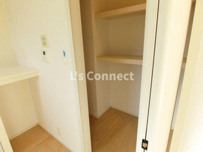 【設備】 | Ｓｕｎｌｉｇｈｔ吉岡Ａ | ＬＤＫにも収納付き。