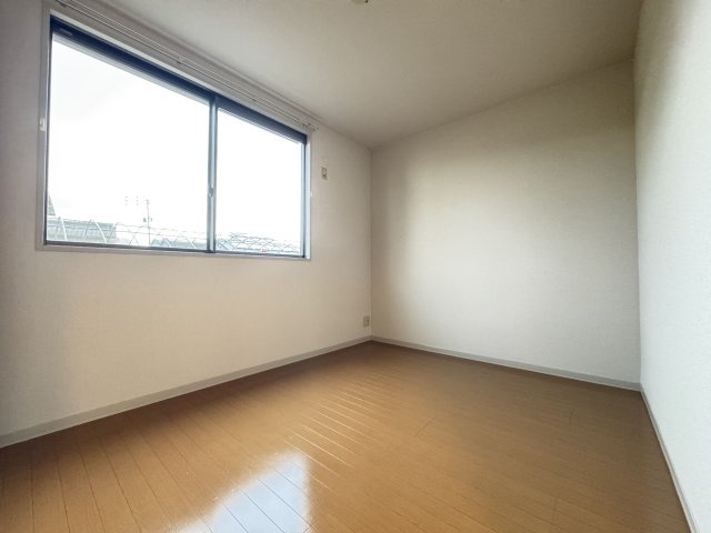 シャンティ小森野　Ｂ棟の寝室|風通しも良い寝室です☆