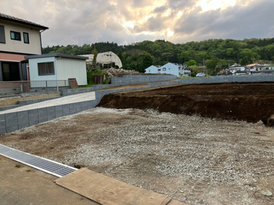 【外観】 | 駿東郡小山町菅沼 新築一戸建て 1号棟 | 現在建築中の外観画像です。ご内覧は同じメーカーの完成物件へご案内いたしますので、いつでもご相談ください！