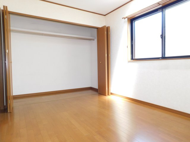 名古屋市西区比良３丁目の中古一戸建の洋室|◇洋室◇　　明るい洋室約６．０帖　全居室収納完備！