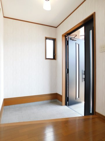 名古屋市西区比良３丁目の中古一戸建の玄関|◇玄関◇　　ゆとりのある玄関ホール♪