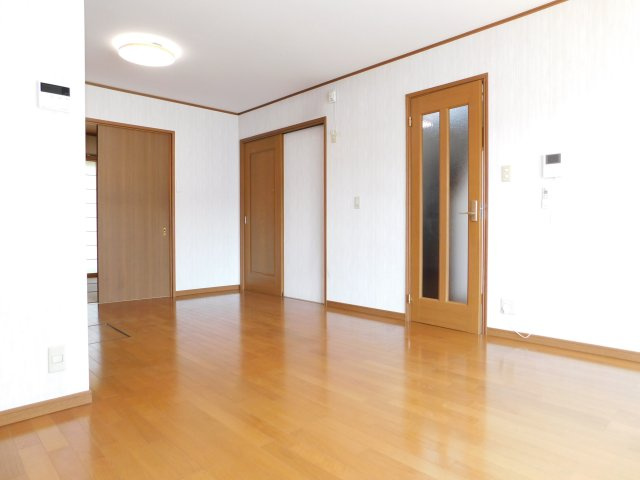 名古屋市西区比良３丁目の中古一戸建の居間・リビング|◇リビング◇　　南面で明るいリビング約１２．０帖　