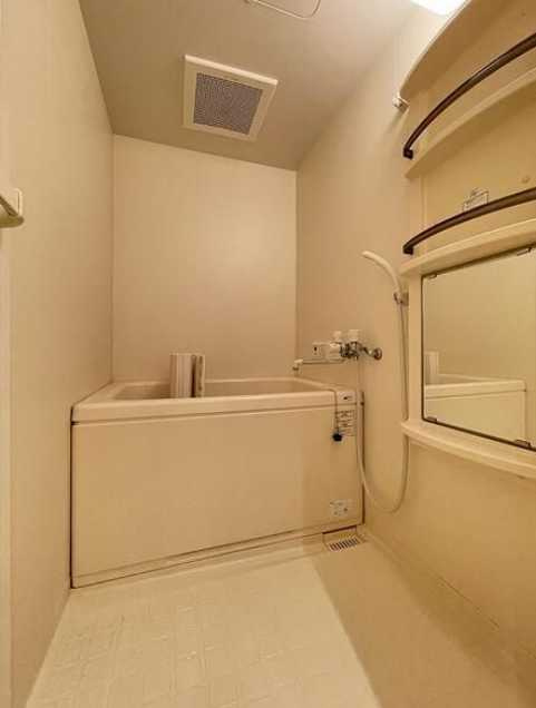 イーストヴァリュー弦巻　角部屋　オートロック　独立洗面台の浴室