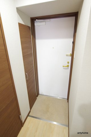 ES-Grande大阪福島　仲介手数料無料の玄関