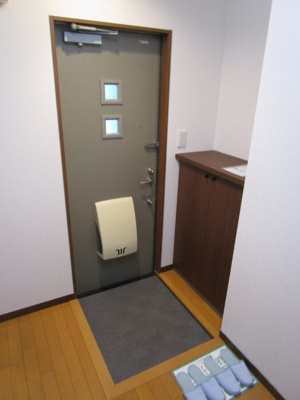 ★２重ロックの厳重な玄関扉★