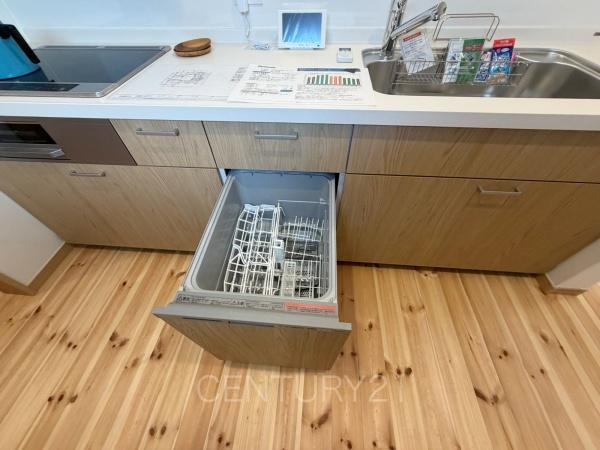 前橋市青柳町中古住宅のキッチン|食器洗い乾燥機付きです。