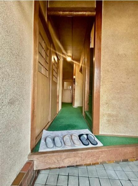 寝屋川市 太秦桜が丘　中古 一戸建ての玄関