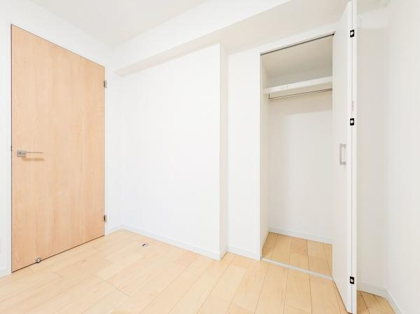 ナイスアーバン横濱蒔田の収納|クローゼットもあるので収納にも困りません！
荷物が多い方にも安心です。