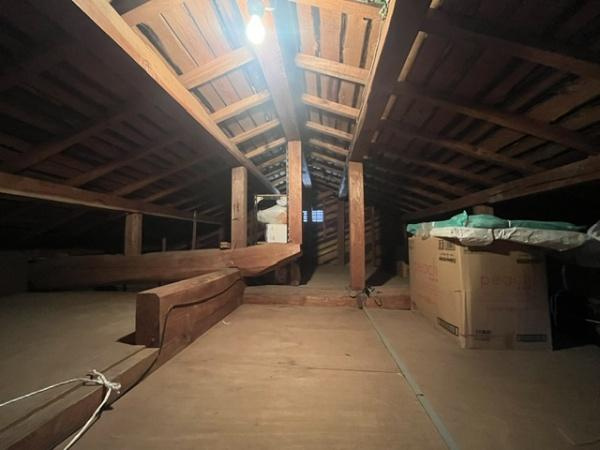 生駒郡三郷町三室1丁目　中古戸建の収納|■現地撮影写真■大容量の屋根裏収納付き！