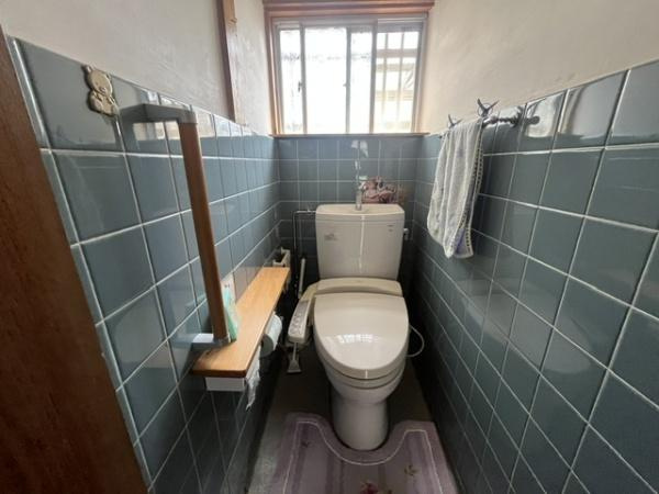 生駒郡三郷町三室1丁目　中古戸建のトイレ|■現地撮影写真■清潔感ある綺麗なお手洗いです！