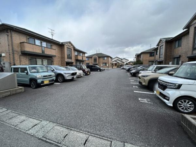 【駐車場】 | グランシャリオ堀川　Ｄ棟