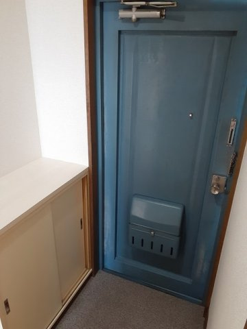レピュートおんつかの玄関
