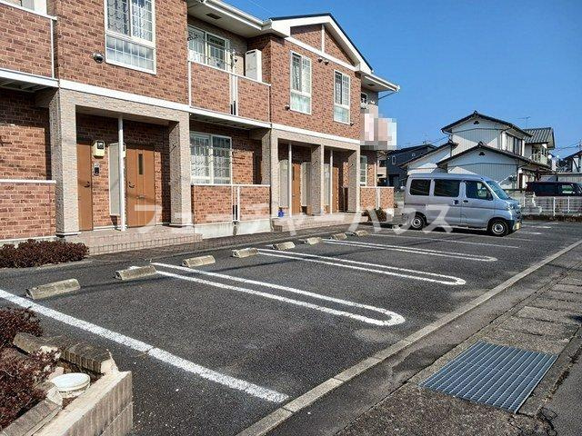 リバーサイドＮの駐車場|駐車スペースもあります