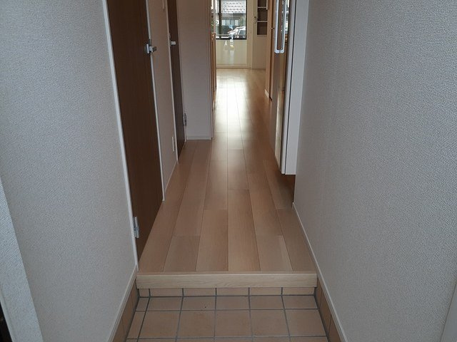 コンフォール・アイリスの玄関