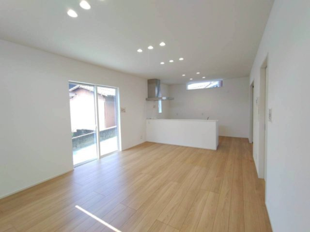 柳川市吉原の新築一戸建の居間・リビング|全室にLEDライトが付いています
