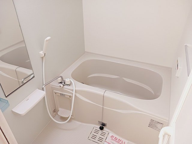 ル・シェモアの浴室|ゆったり過ごせるお風呂です